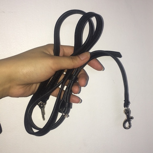 GUESS Mini Black Purse - Picture 5 of 8